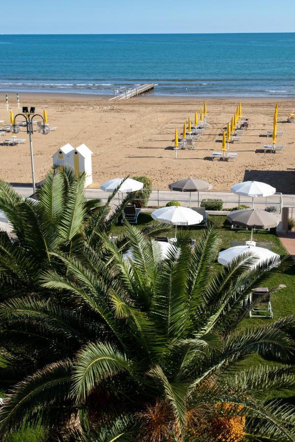 Hotel Conchiglia Lido di Jesolo Bagian luar foto