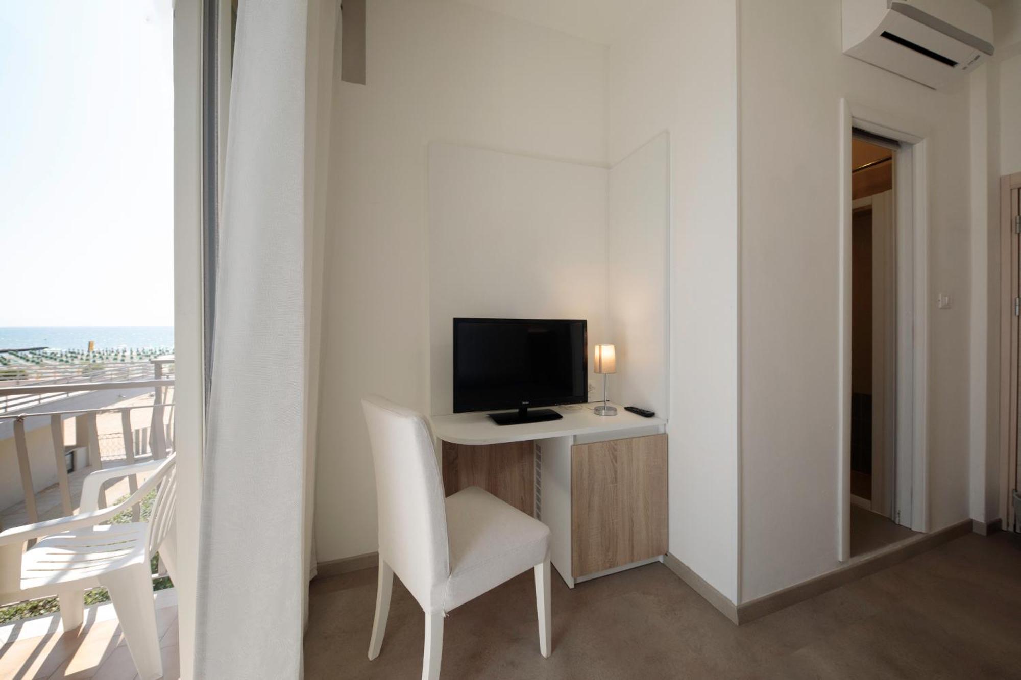 Hotel Conchiglia Lido di Jesolo Bagian luar foto