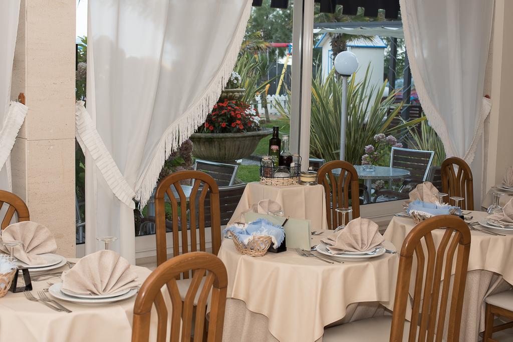 Hotel Conchiglia Lido di Jesolo Bagian luar foto